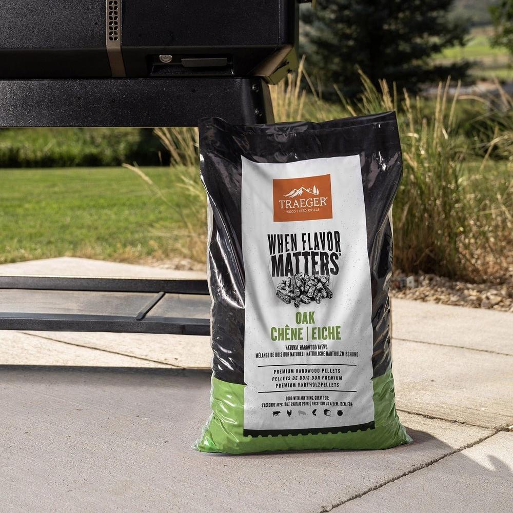 Traeger Oak Pellets 9 kg – mild og nøtteaktig grillsmak for fisk, fjærkre og grønnsaker - Hilles.no