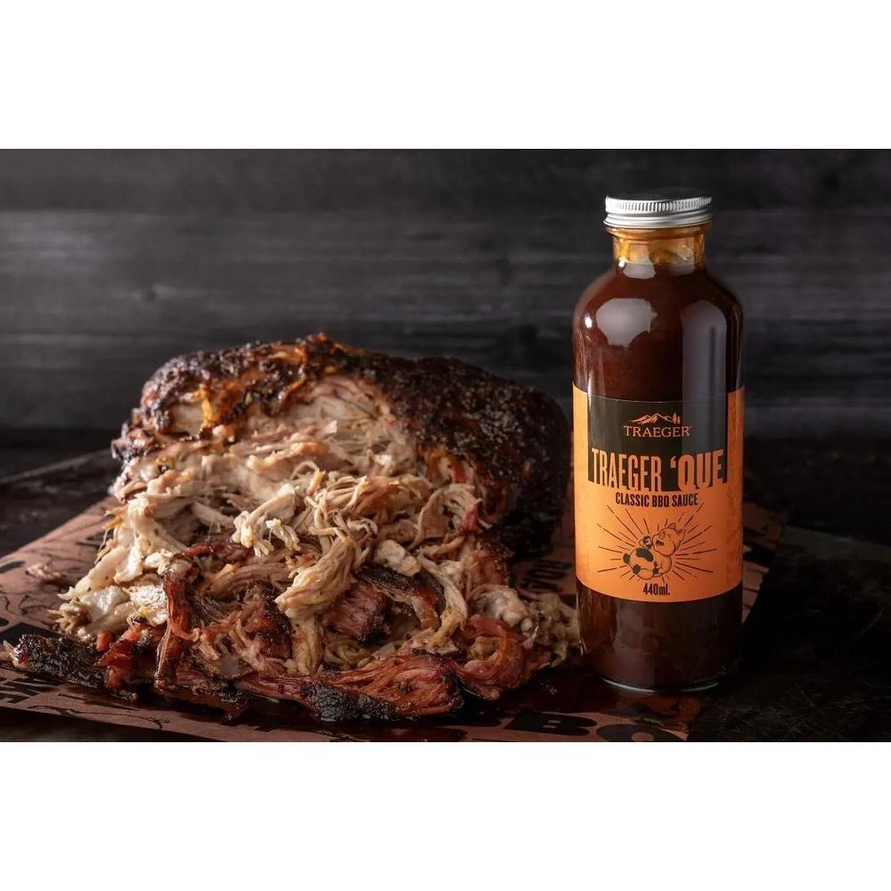 Traeger Que BBQ - saus 440 ml – klassisk grillsmak med sødme og røykaroma - Hilles.no